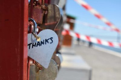 Thanks heart keychain attached to bridge