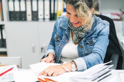 Admin receiving Administrative Professionals' Day messages on card